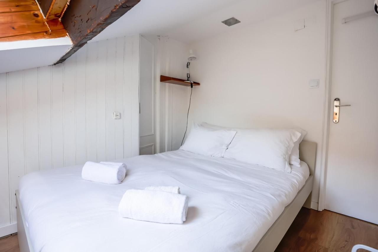 Cozy 3 Bedroom Apt In Lively Bairro Alto Lisbon Exterior photo