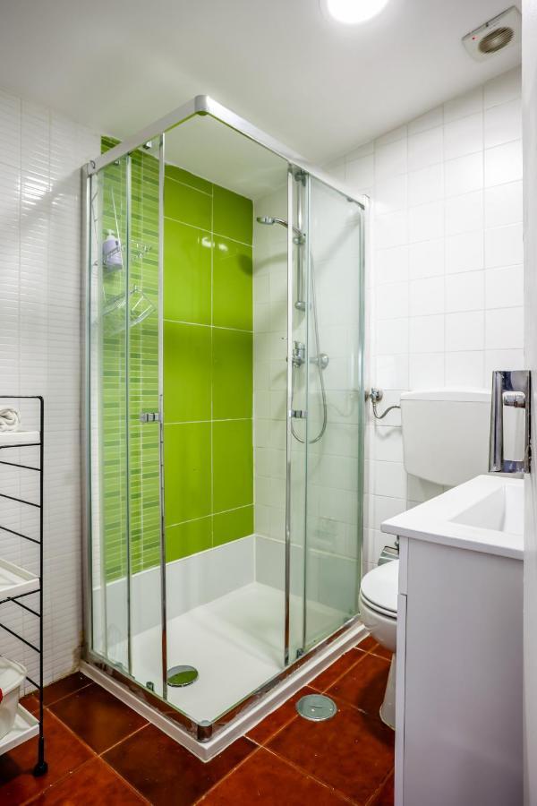Cozy 3 Bedroom Apt In Lively Bairro Alto Lisbon Exterior photo