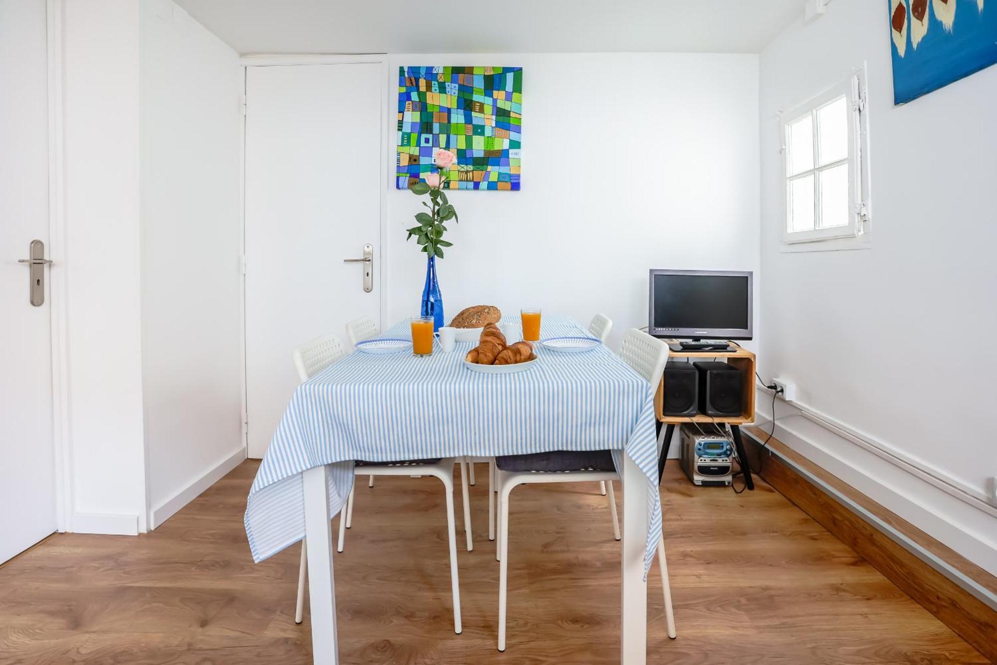 Cozy 3 Bedroom Apt In Lively Bairro Alto Lisbon Exterior photo
